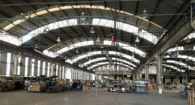 Ex-funcionários da Busscar aguardam indenizações após falência