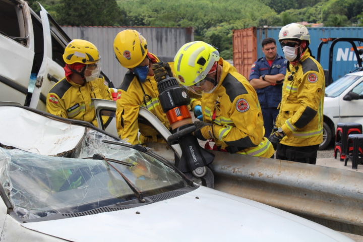Treinamento de Resgate Veicular - CBMSC