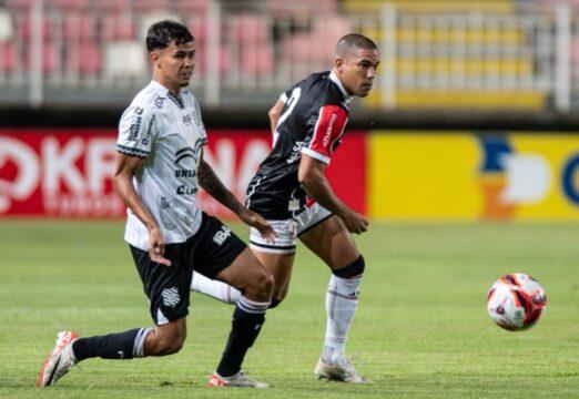 Clubes de futebol em campo
