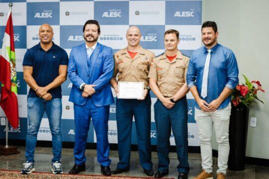 Equipe do Corpo de Bombeiros Militar de SC atendendo ocorrência em Ituporanga