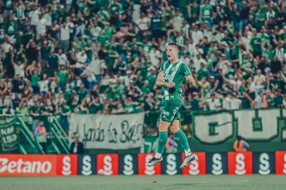 Imagem do confronto entre Chapecoense e São Paulo no Campeonato Brasileiro da Série A 2026