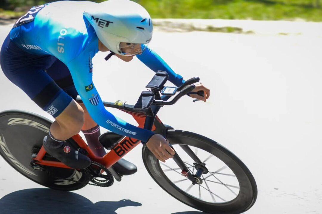 Ciclista Vinicius Thor Kovalkys na Espanha