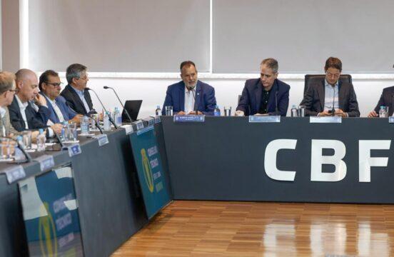 Presidente da FCF Rubens Angelotti no Conselho Técnico da Série C