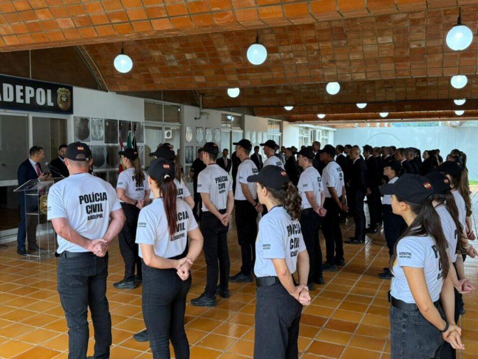 Policiais em treinamento