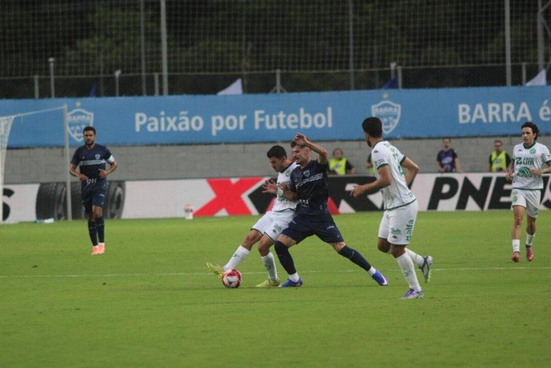 Imagem da partida entre Barra FC e Chapecoense na final do Campeonato Catarinense 2026