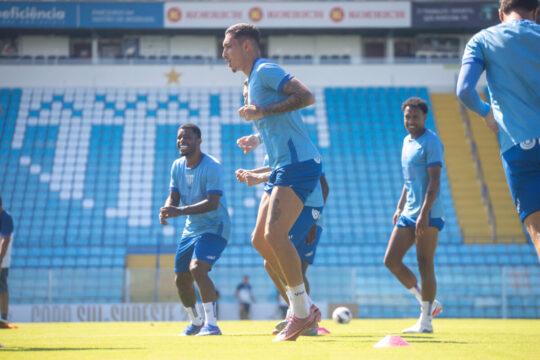 Elenco principal do Avaí se prepara para confronto com Cianorte