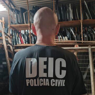 Empresário sendo detido em operação policial