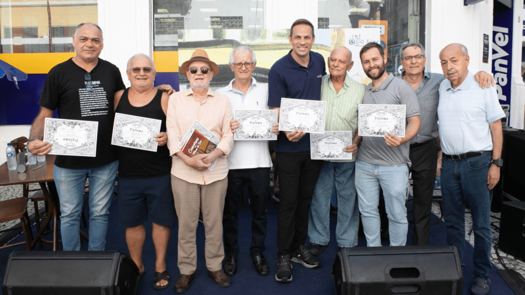 Exposição de carros antigos no Centro de Florianópolis