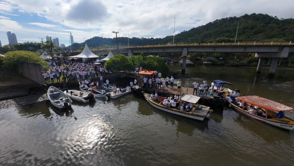 Ação de limpeza retira toneladas de resíduos dos rios