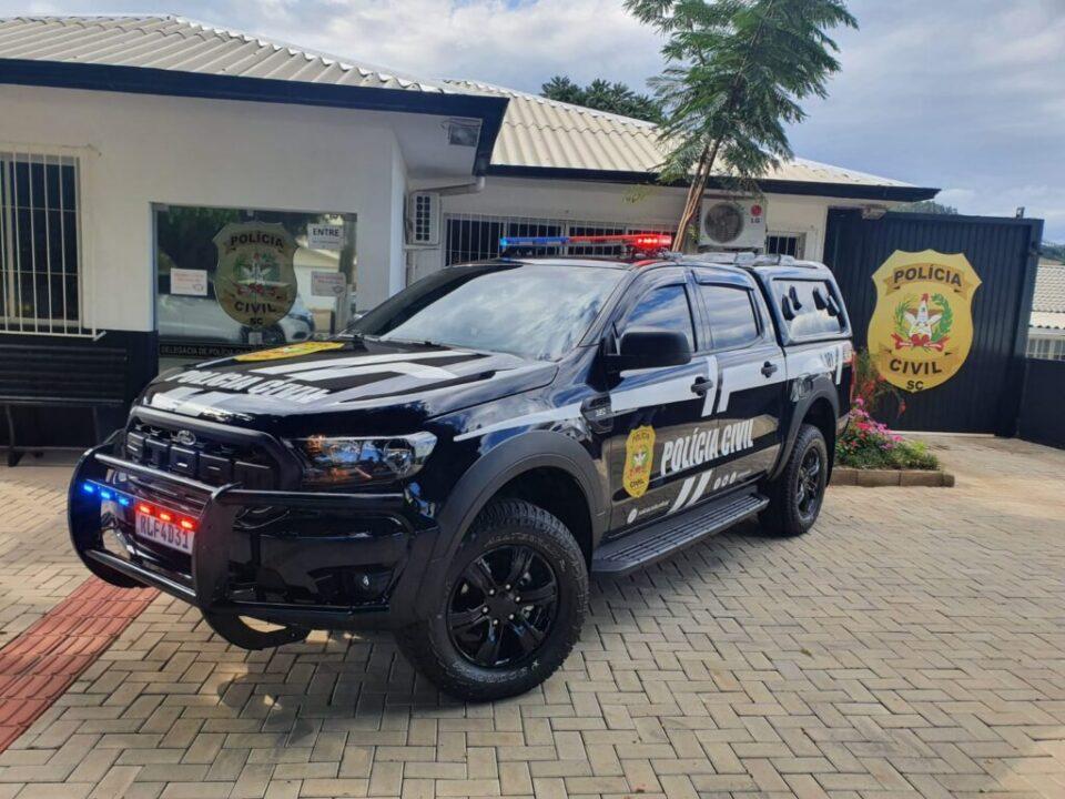 Preso sendo detido em operação policial