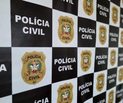 Polícia Civil de SC prende homem suspeito de atentados