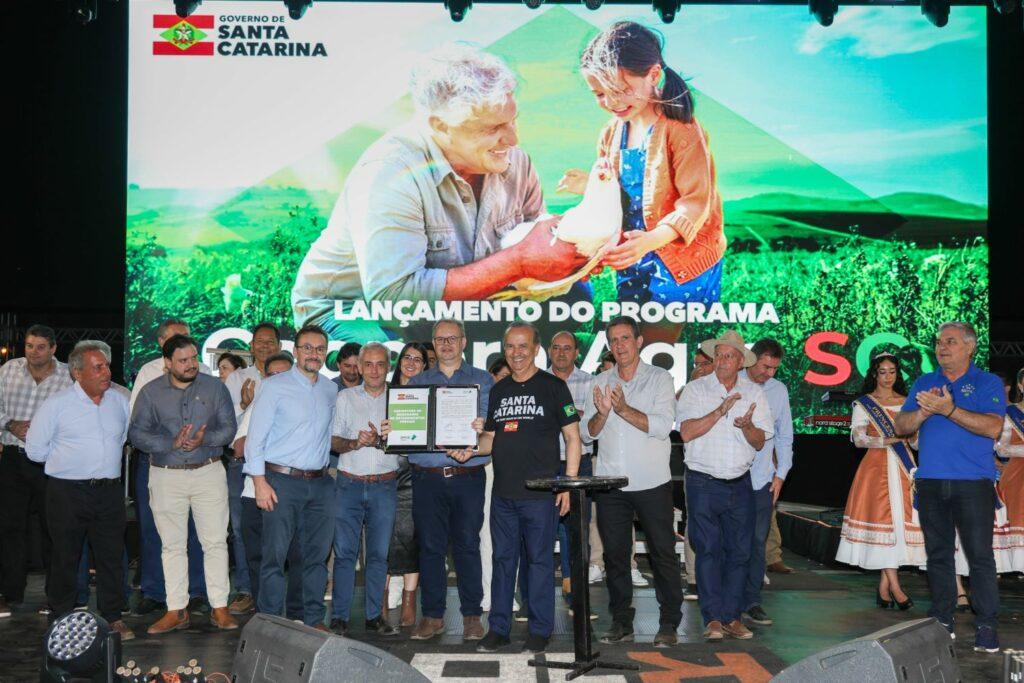 Imagem representativa do lançamento do Programa Coopera Agro SC em Santa Catarina