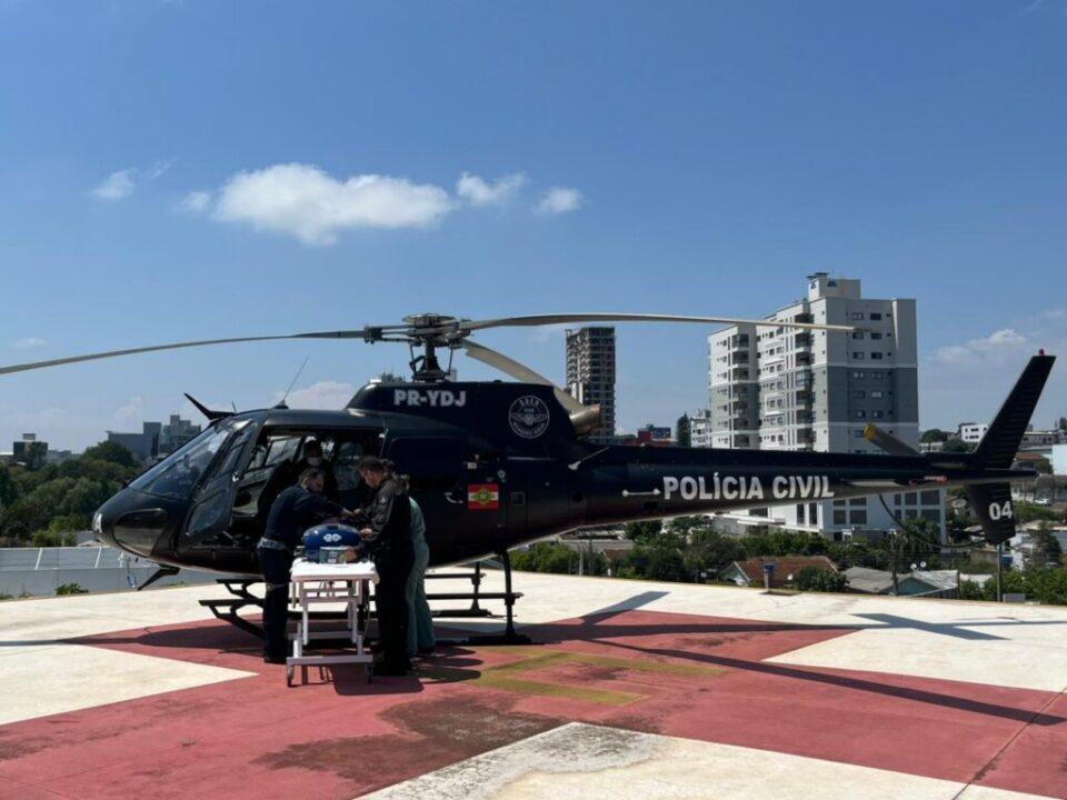 Aeronave da Polícia Civil realizando transporte aeromédico de recém-nascido