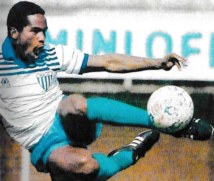 Adilson Heleno - Jogador de futebol