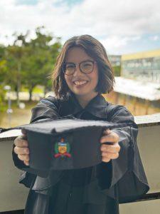 Anna Carolina Momm representando SC no Programa Brasileiro de Professores no CERN