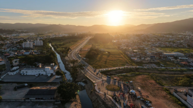 Avenida Arlindo Phillipi May em Palhoça - Mobilidade Urbana