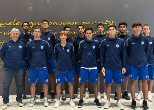 Equipe de basquete do Avaí competindo no Campeonato Brasileiro Escolar Sub-18