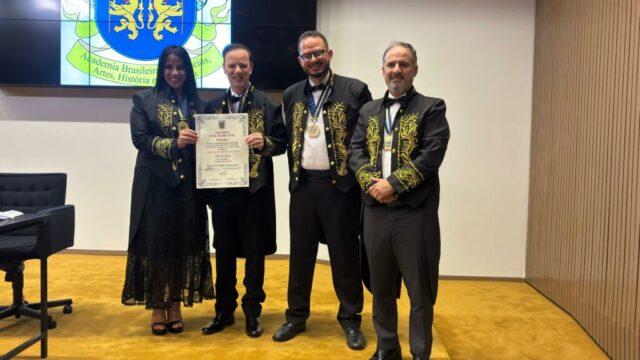 Deputado Ismael sendo empossado na Academia Brasileira de Ciências, Artes, História e Literatura