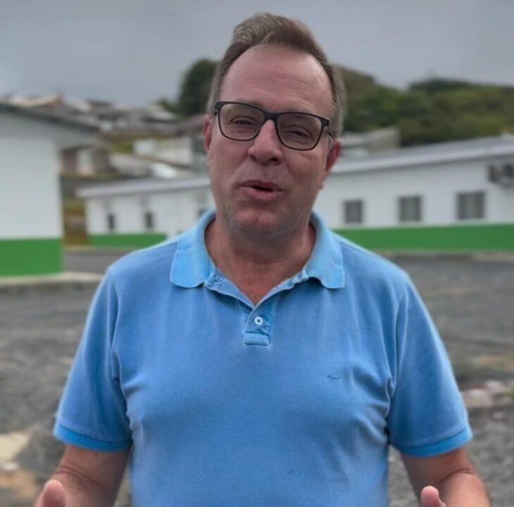 Deputados estaduais em campanha política