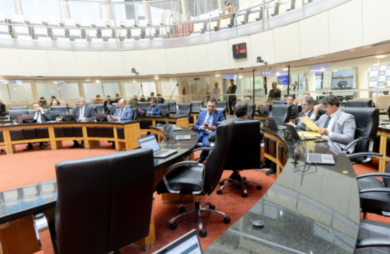 Deputados discutem reforma tributária e competitividade na Alesc