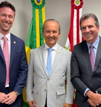 Governador Jorginho Mello em reunião com prefeitos e deputados do MDB