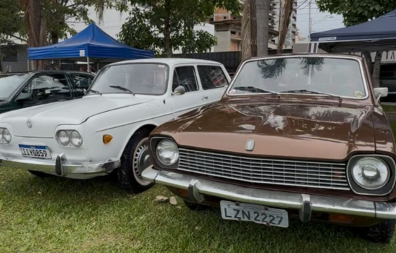 7º Encontro de Carros Antigos em Palhoça - Veículos clássicos em exposição