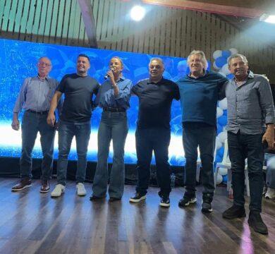 Lideranças políticas reunidas em evento do PSD em Joinville
