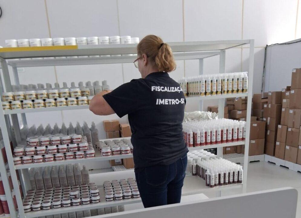 Fiscalização de produtos Dia das Mães Imetro-SC