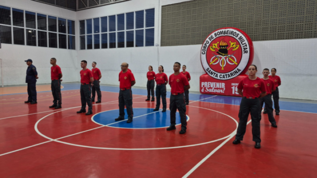 Bombeiros Comunitários em Solenidade