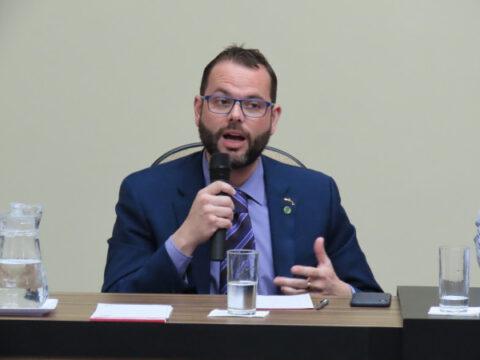 Deputado federal Nikolas Ferreira e senador Jorge Seif Júnior em debate