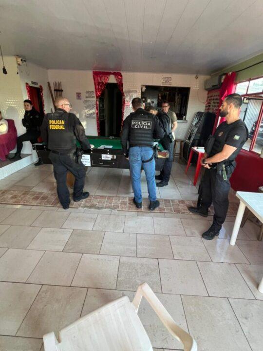 Operação conjunta da Polícia Civil e Federal desarticula rede criminosa