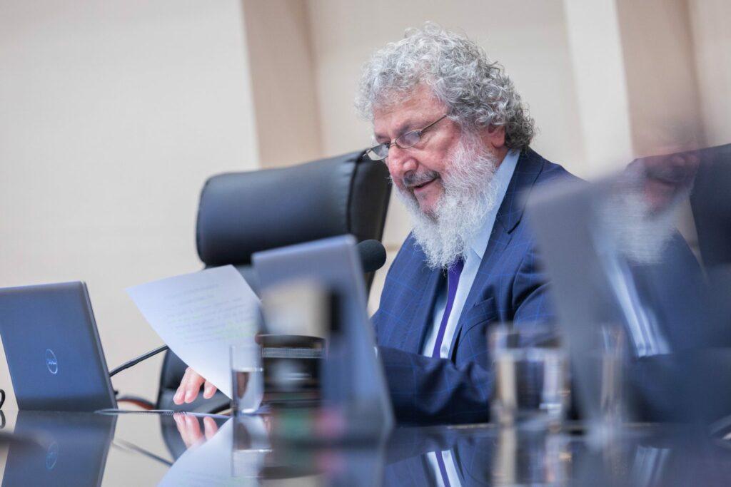 Deputado Padre Pedro Baldissera (PT) questiona governo estadual sobre problemas técnicos em serviços