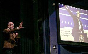 Filósofo Vladimir Safatle palestrando na UFSC