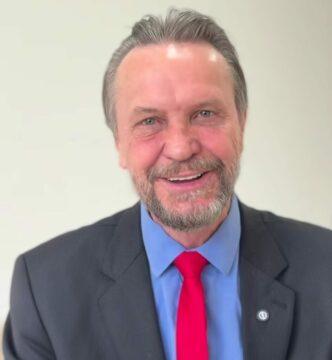 Imagem de Pedro Uczai anunciando a proposta para a BR-101