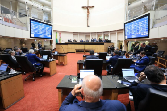 Ponte entre Ilha e Continente