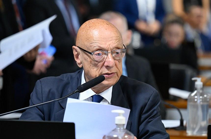 Postes de energia e telecomunicações compartilhados