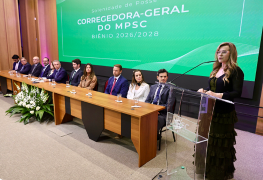 Imagem da Procuradora Cristiane Böell em sua posse como Corregedora-Geral do MPSC