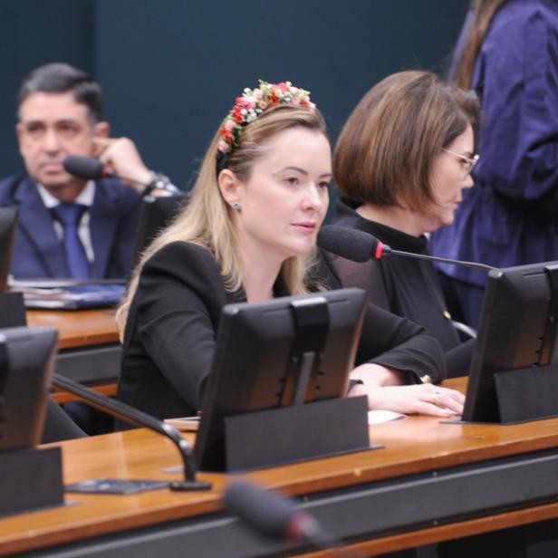 Imagem representativa do projeto aprovado pela CCJ relacionado à revisão de decisões tributárias