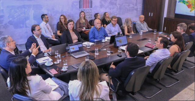 Reunião no TCE/SC para discutir dados de alfabetização em SC