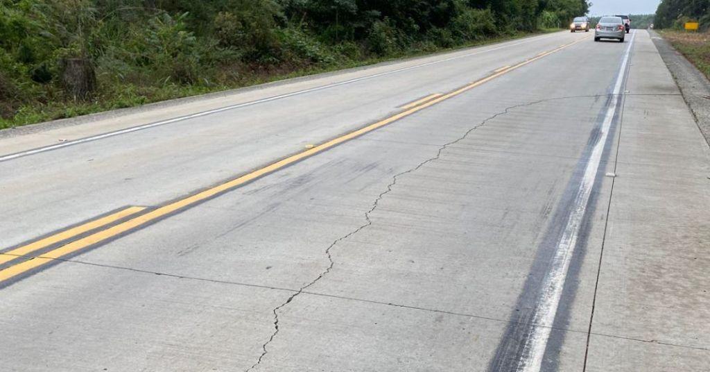Rodovia SC-477 com rachaduras e indícios de corrupção