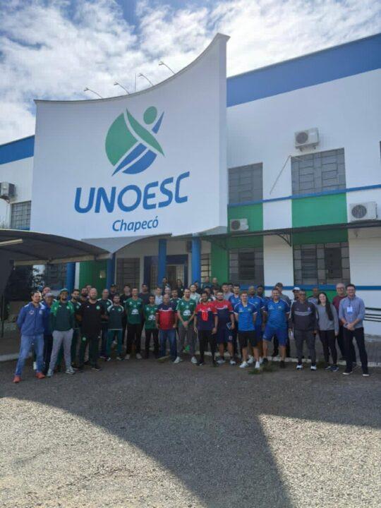 Profissionais participando do Treinamento em Primeiros Socorros em Chapecó