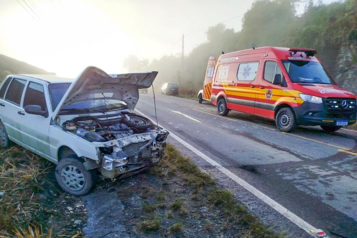Acidente de trânsito envolvendo 3 veículos
