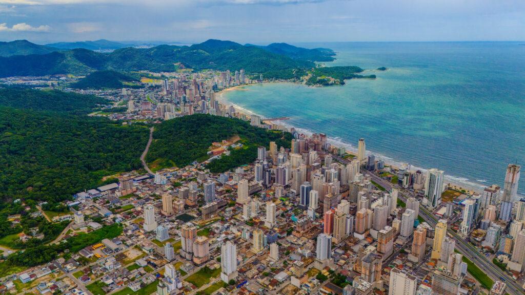Alargamento da praia em Itapema