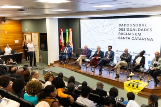 Audiência na Alesc sobre políticas de cotas raciais em Santa Catarina