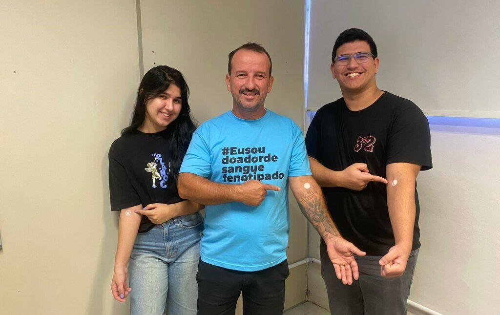 Família doando sangue juntos para a campanha do Hemosc em Santa Catarina