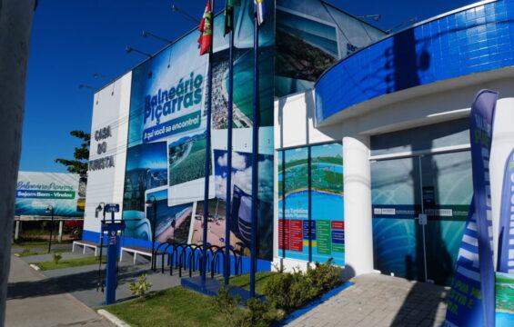Reforma da Secretaria de Turismo em Balneário Piçarras