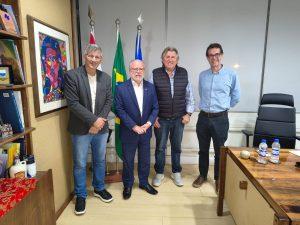 Prefeito de Camboriú e procurador-geral se reúnem com gestão da UFSC