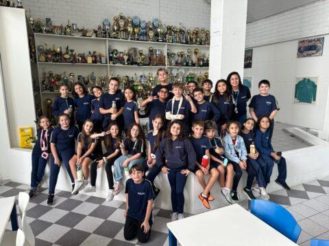 Alunos do Sesc Palhoça visitam a Ressacada pelo projeto Paz e Harmonia no Futebol